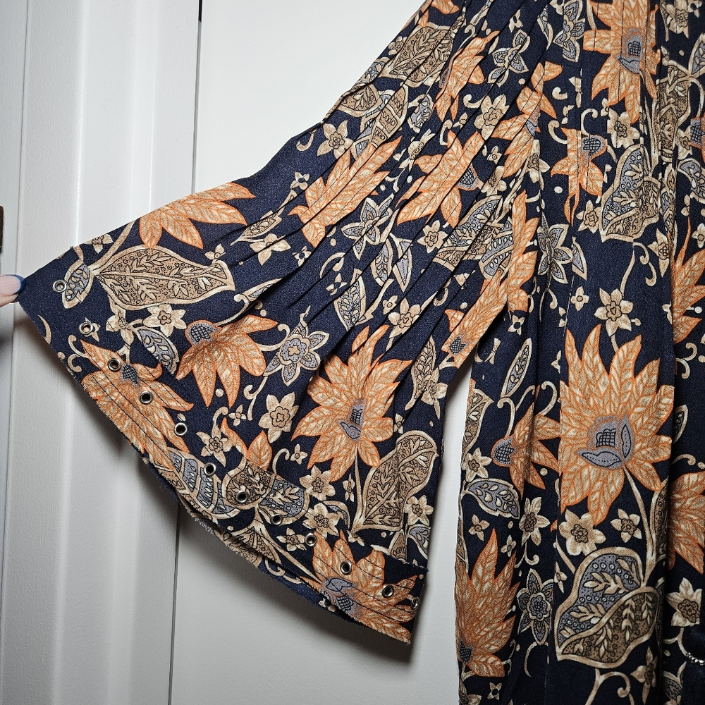 Tularosa Floral Peasant Blouse Bohemian Boho Bell Sleeves Size Small NWOT - Picture 4 of 7